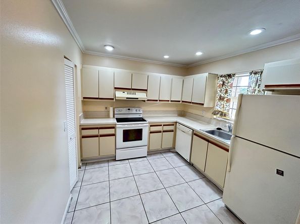 3571 NW 94th Ave 6D, Sunrise FL 33351