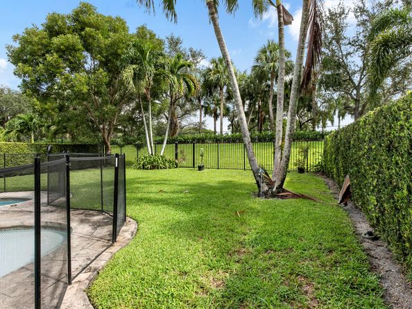 11101 Laurel Walk Road, Wellington FL 33449
