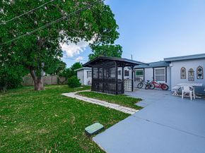 517 Greynolds Circle, Lantana FL 33462