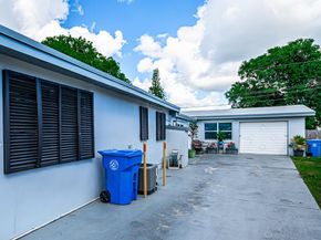 517 Greynolds Circle, Lantana FL 33462