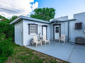 517 Greynolds Circle, Lantana FL 33462