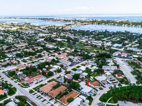 517 Greynolds Circle, Lantana FL 33462