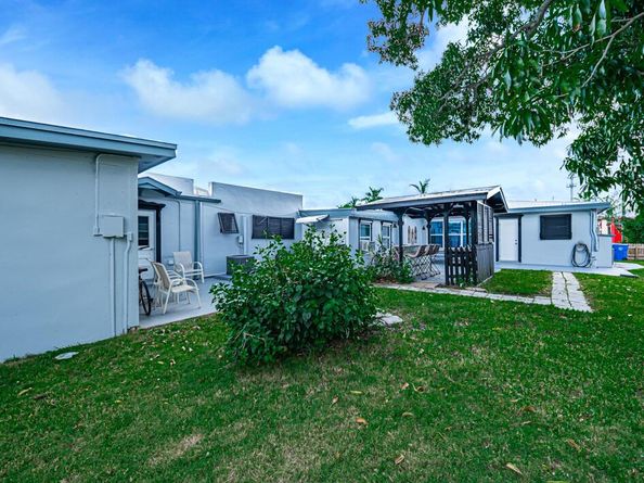 517 Greynolds Circle, Lantana FL 33462