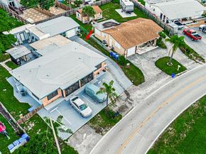 517 Greynolds Circle, Lantana FL 33462