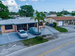 517 Greynolds Circle, Lantana FL 33462