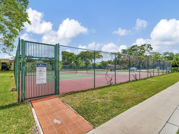 900 SW 9th Street Circle 102, Boca Raton FL 33486