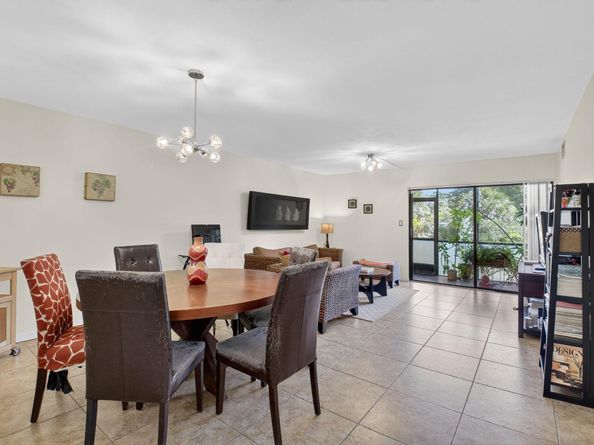 900 SW 9th Street Circle 102, Boca Raton FL 33486