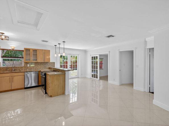 2924 NW 8th Ave, Wilton Manors FL 33311