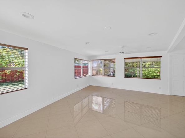 2924 NW 8th Ave, Wilton Manors FL 33311