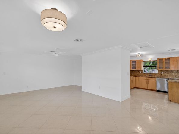 2924 NW 8th Ave, Wilton Manors FL 33311