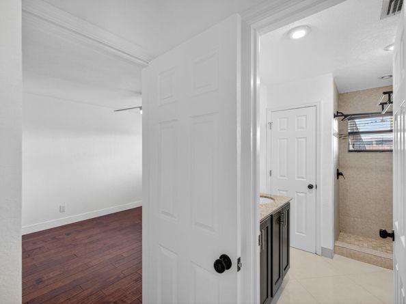 2924 NW 8th Ave, Wilton Manors FL 33311