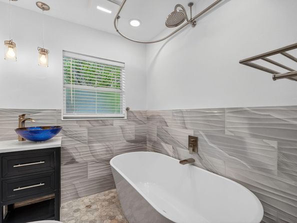2924 NW 8th Ave, Wilton Manors FL 33311