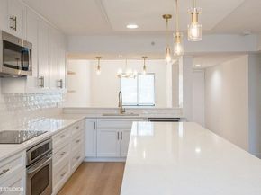 601 Seafarer Circle 101, Jupiter FL 33477