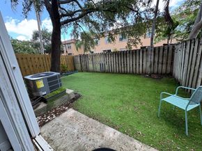 922 NW 134th Ave, Pembroke Pines FL 33028
