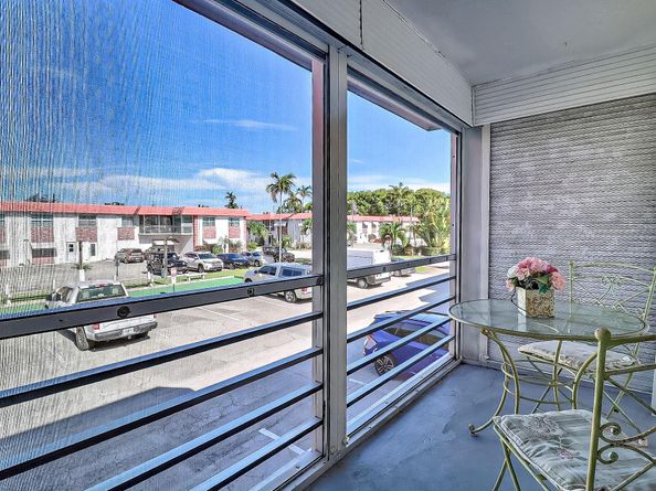 3550 NW 8th Avenue 212, Pompano Beach FL 33064