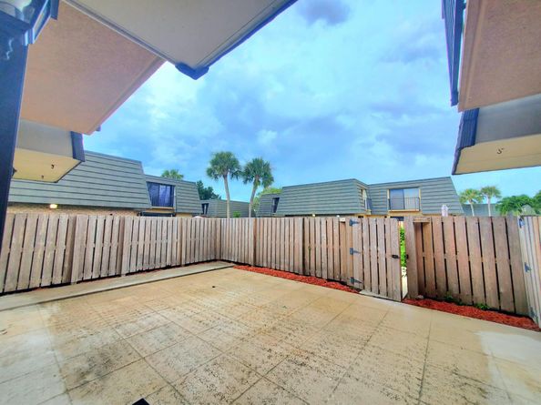 1625 16th Way, West Palm Beach FL 33407