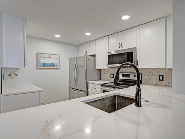 1028 Jeffery Street, Boca Raton FL 33487