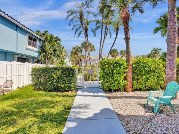 1028 Jeffery Street, Boca Raton FL 33487