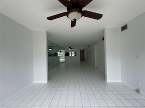 7673 Tahiti Ln 105, Lake Worth FL 33467