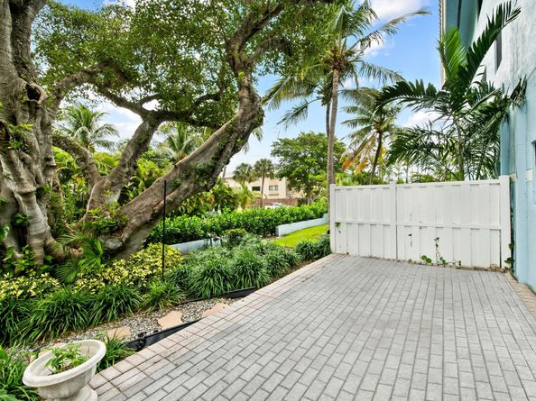 1260 N Riverside Dr 1260, Pompano Beach FL 33062