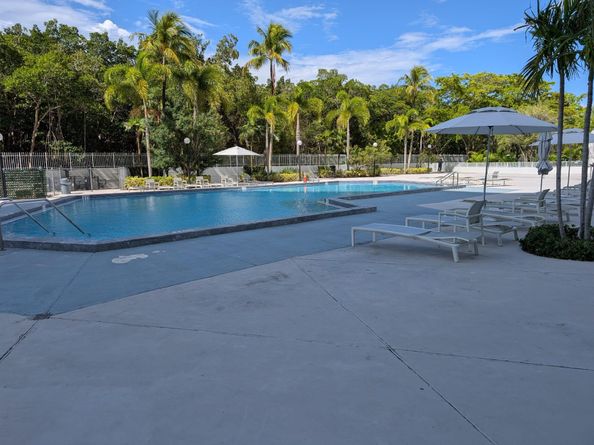 100 Bayview Dr 1005, Sunny Isles Beach FL 33160