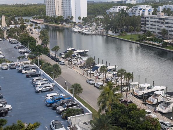 100 Bayview Dr 1005, Sunny Isles Beach FL 33160