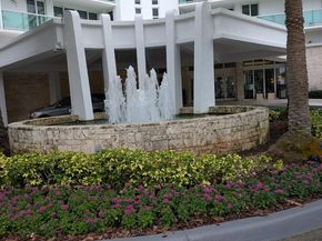 100 Bayview Dr 1005, Sunny Isles Beach FL 33160