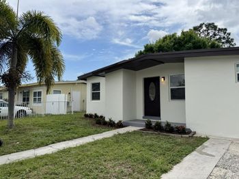 1218 NW 13th Ct