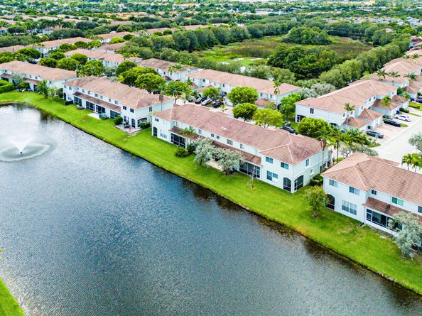 2196 Oakmont Drive, Riviera Beach FL 33404