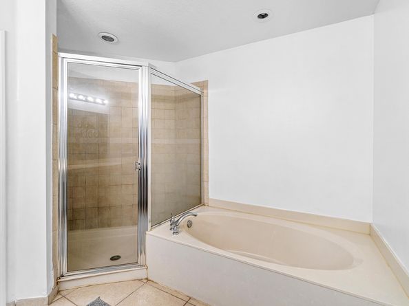 2196 Oakmont Drive, Riviera Beach FL 33404