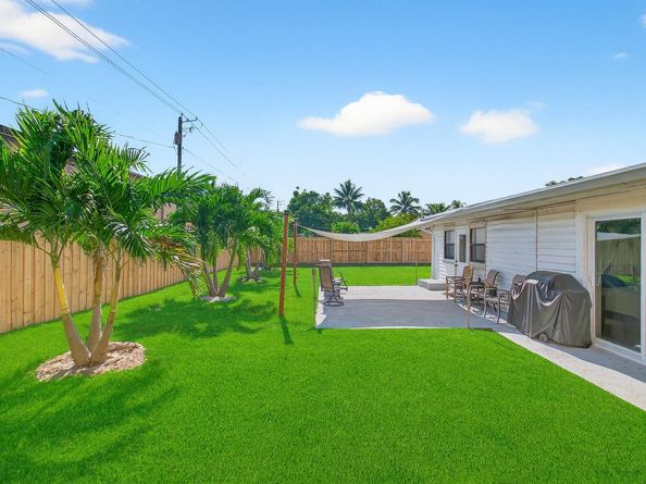 826 Cochran Drive, Lake Worth Beach FL 33461