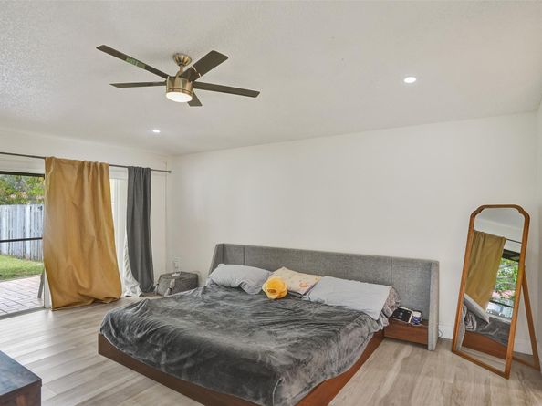 13525 NW 5th Ct, Plantation FL 33325