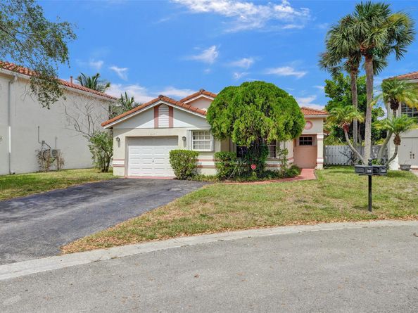 13525 NW 5th Ct, Plantation FL 33325