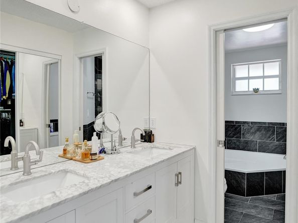 13525 NW 5th Ct, Plantation FL 33325