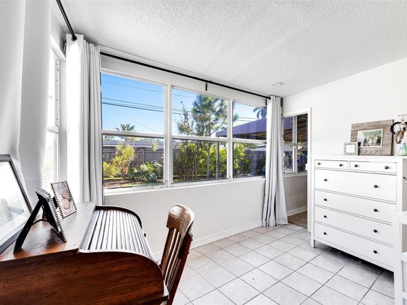 1540 NE 47th St, Oakland Park FL 33334