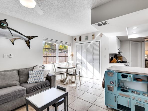 1540 NE 47th St, Oakland Park FL 33334