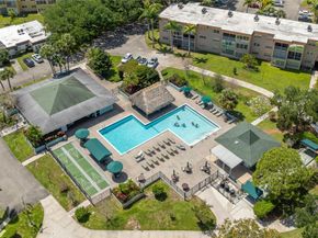 2002 SW Natura Blvd D, Deerfield Beach FL 33441