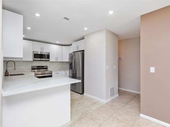 2002 SW Natura Blvd D, Deerfield Beach FL 33441