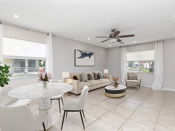 2002 SW Natura Blvd D, Deerfield Beach FL 33441