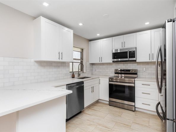 2002 SW Natura Blvd D, Deerfield Beach FL 33441