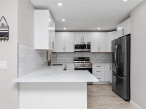 2002 SW Natura Blvd D, Deerfield Beach FL 33441