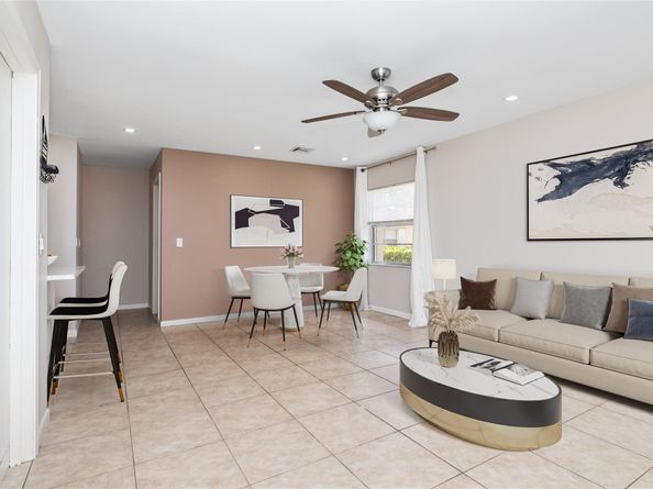 2002 SW Natura Blvd D, Deerfield Beach FL 33441