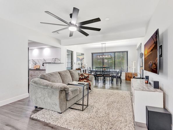 6275 Lakeshore Dr, Margate FL 33063