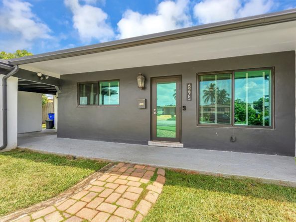 6275 Lakeshore Dr, Margate FL 33063