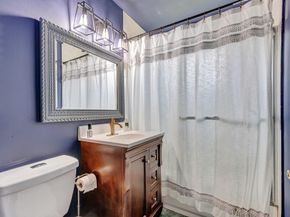 6275 Lakeshore Dr, Margate FL 33063