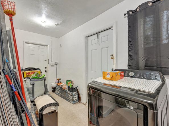 6275 Lakeshore Dr, Margate FL 33063