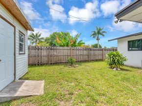 6275 Lakeshore Dr, Margate FL 33063