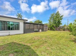 6275 Lakeshore Dr, Margate FL 33063