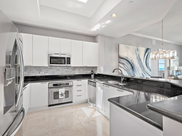 2640 Lake Shore Drive 2215, Riviera Beach FL 33404