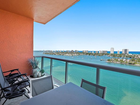 2640 Lake Shore Drive 2215, Riviera Beach FL 33404